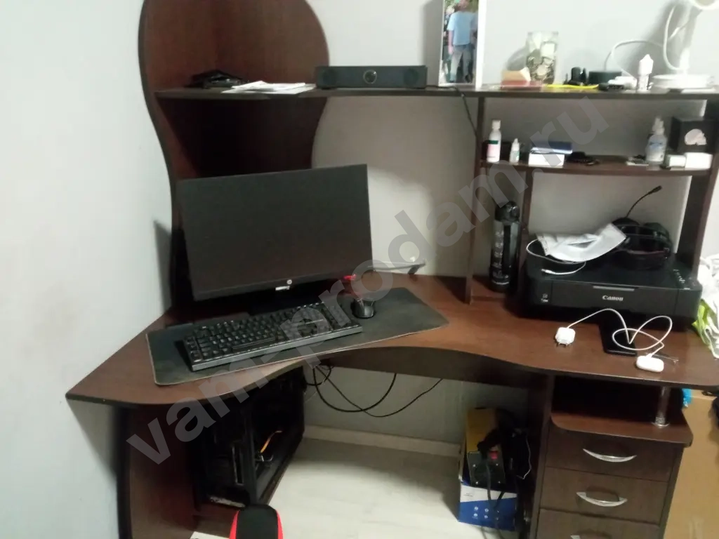 стол компьютерный