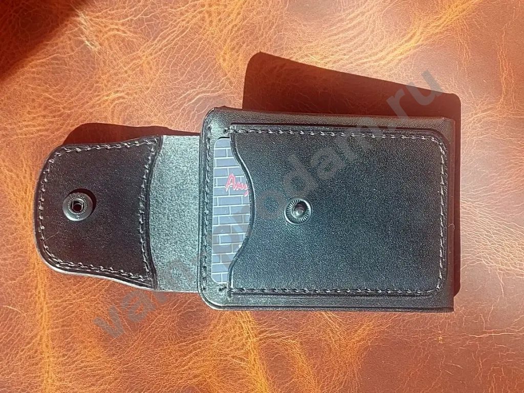 Кошелек кожаный - молодежный