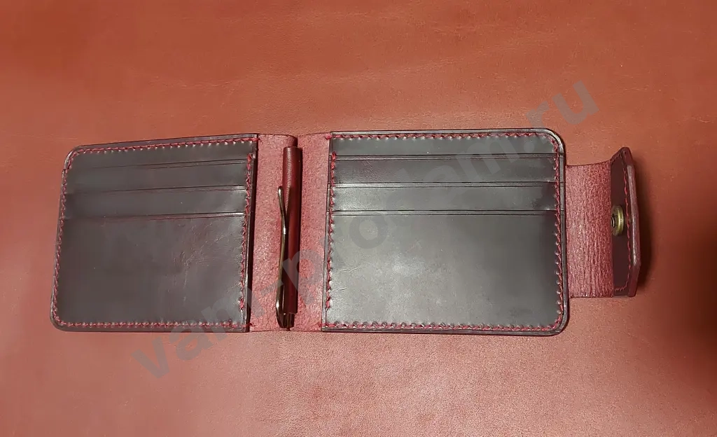 Кожанный кошелек с зажимом купюр