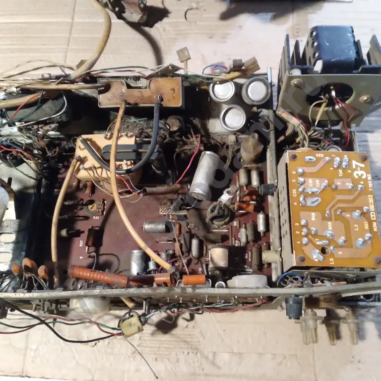 Платы от телевизоров.