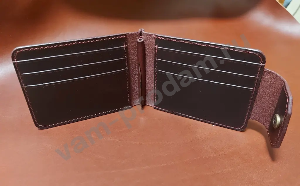 Кожанный кошелек с зажимом купюр