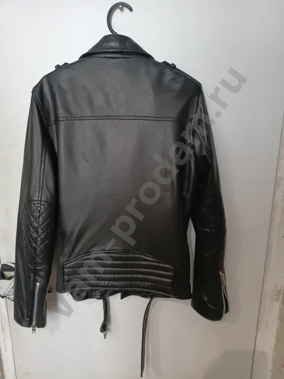 Натуральная 100% коженная Calvin Klein на 46р