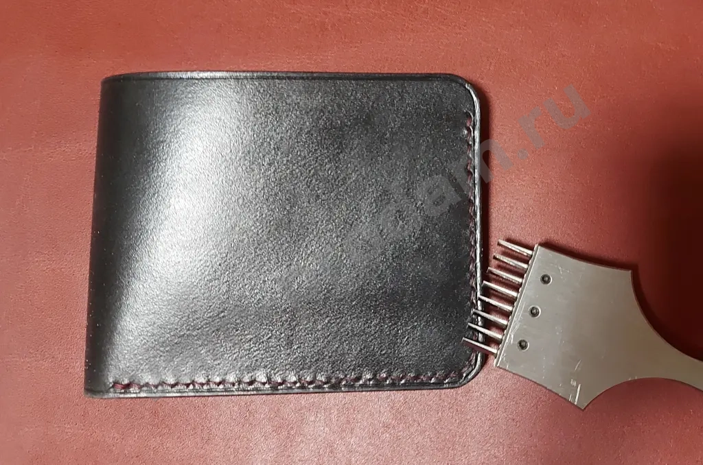 Кошелек кожаный - молодежный