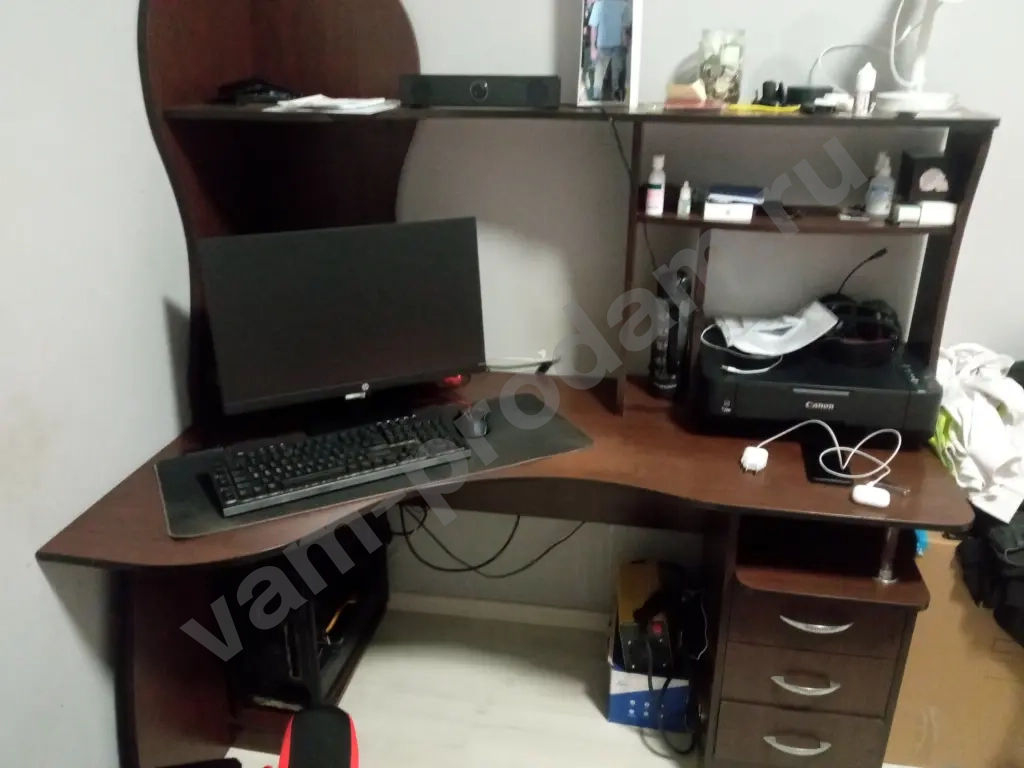 стол компьютерный