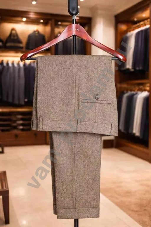 Костюм коричневый