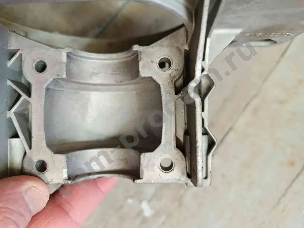 новый оригинальный картер Husqvarna 128r