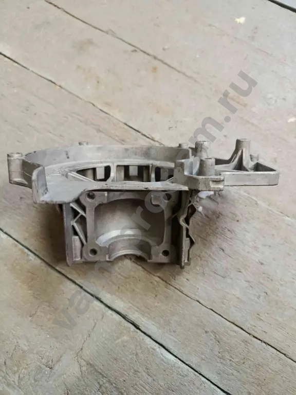 новый оригинальный картер Husqvarna 128r