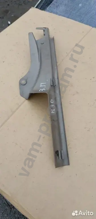 Крепление / кронштейн правое BMW E36