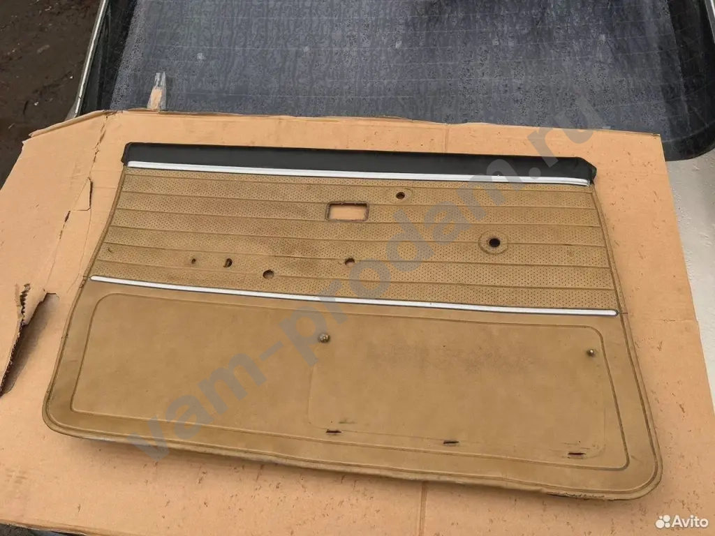 Обшивка двери BMW E12 передняя левая