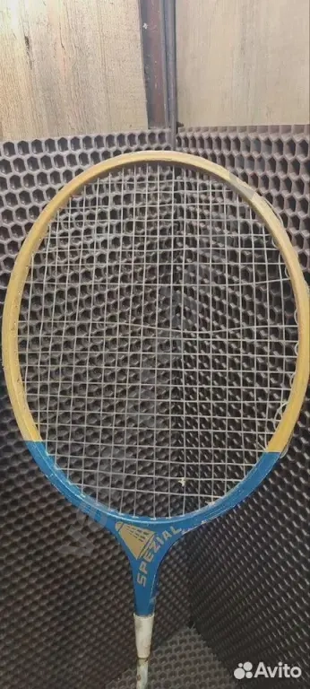 Ракетка для бадминтона