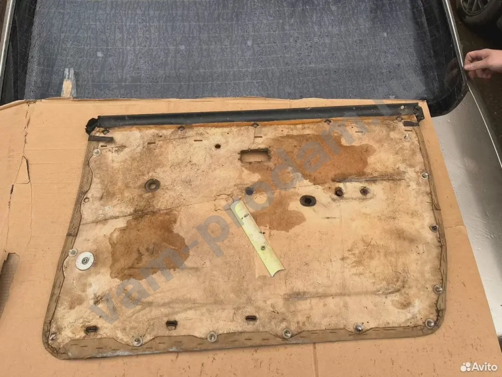 Обшивка двери BMW E12 передняя левая