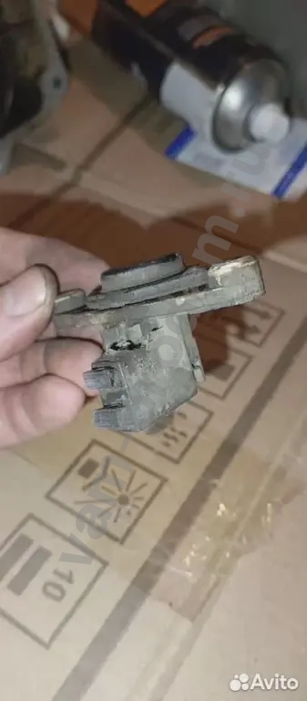 1197311021 Реле-регулятор напряжения Audi 80