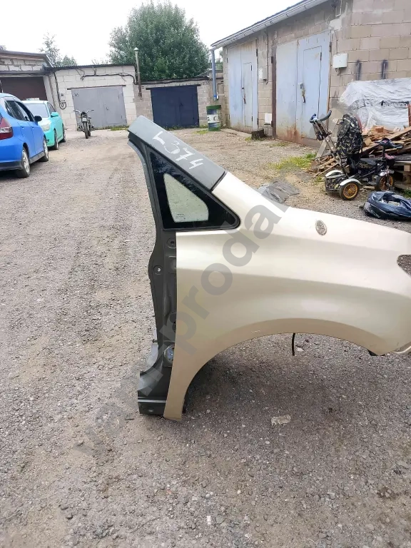 Четветь Тойота Сиена + крыло