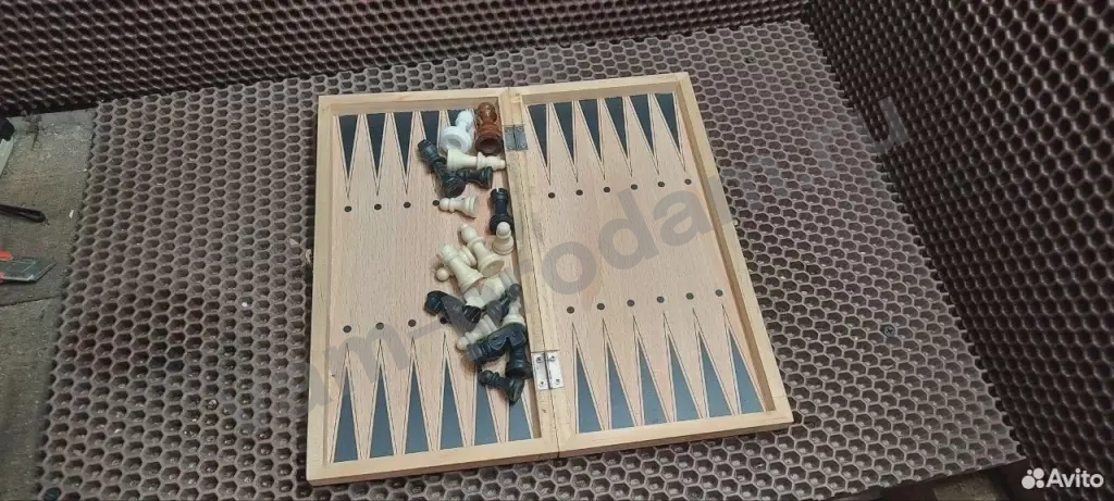 Доска шахматная, нарды