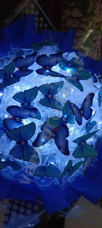 букеты из бабочек светящиеся