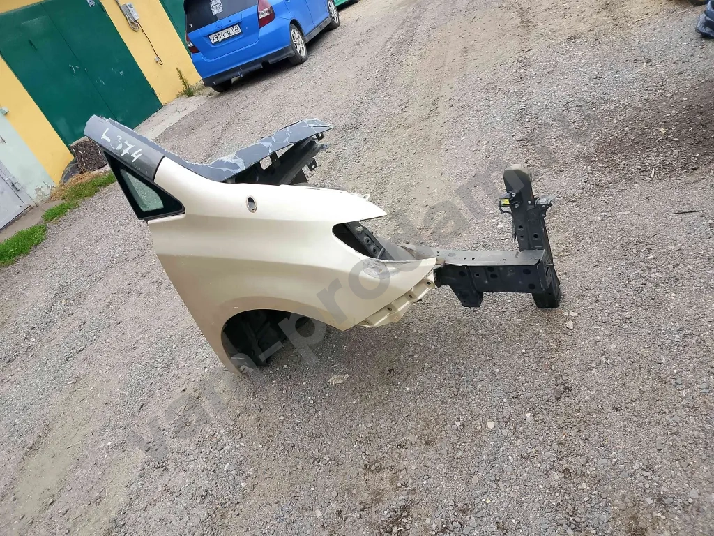 Четветь Тойота Сиена + крыло