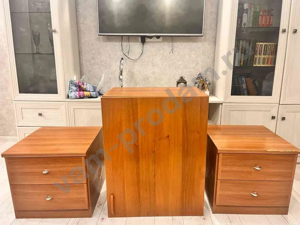 ящик с антресолью и 2 тумбы