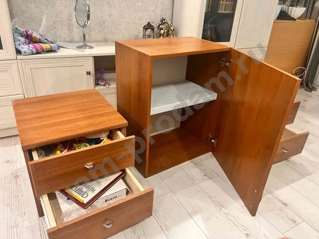 ящик с антресолью и 2 тумбы