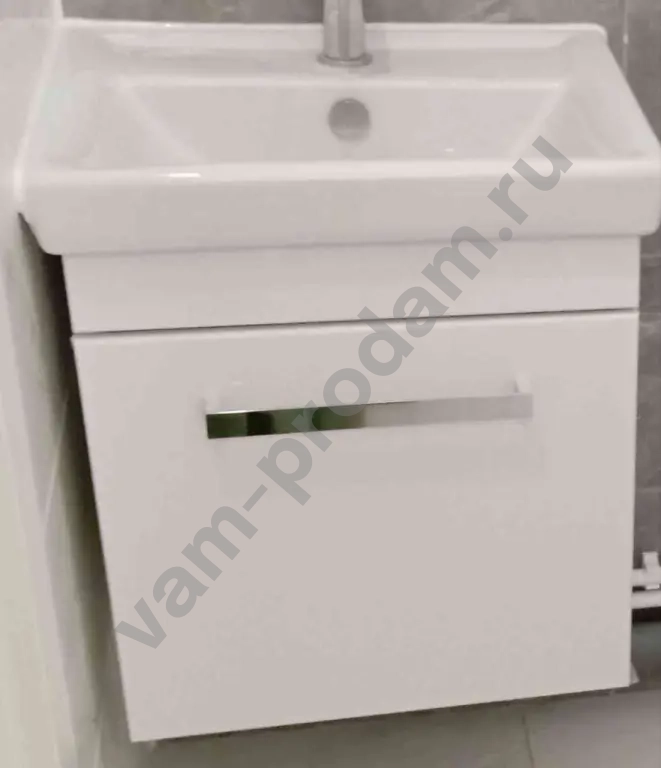 ванна, тумба с раковиной