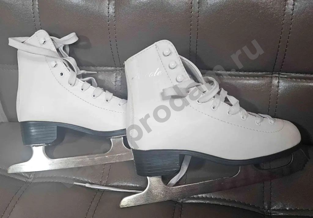 Коньки фигурные 37 р-р