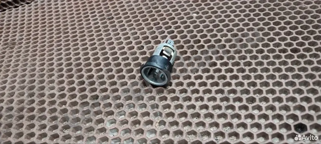 Гнездо прикуривателя Nissan Terrano 2 (R20) 2001