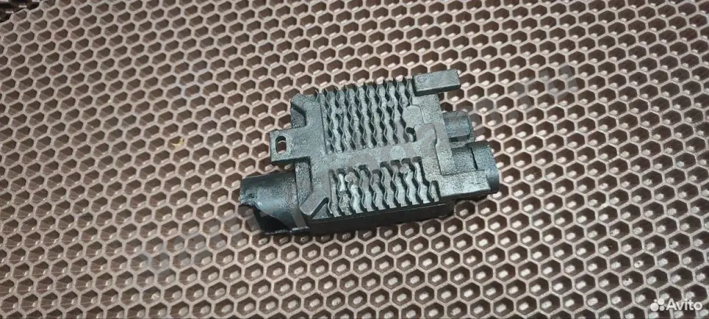 Блок управления вентилятором Ford Volvo