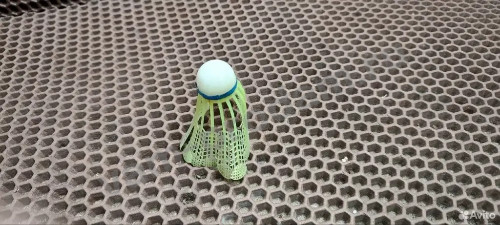 Волан для бадминтона