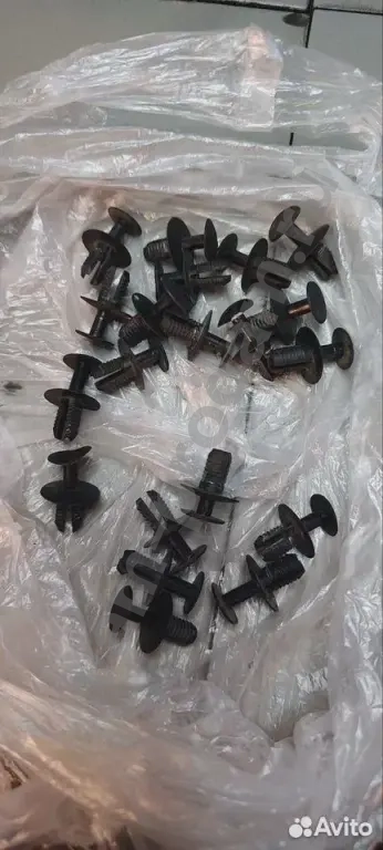 Клипса крепежная Мерседес