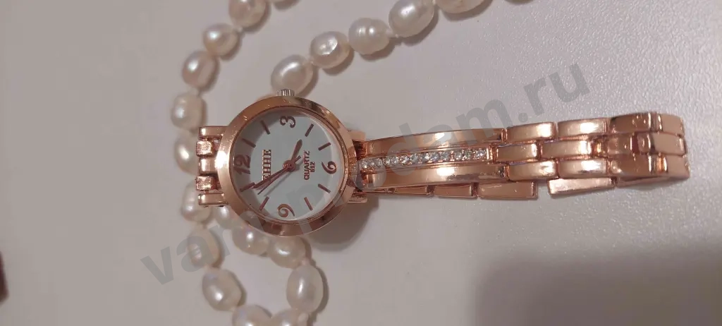 Часы наручные,кварцевые