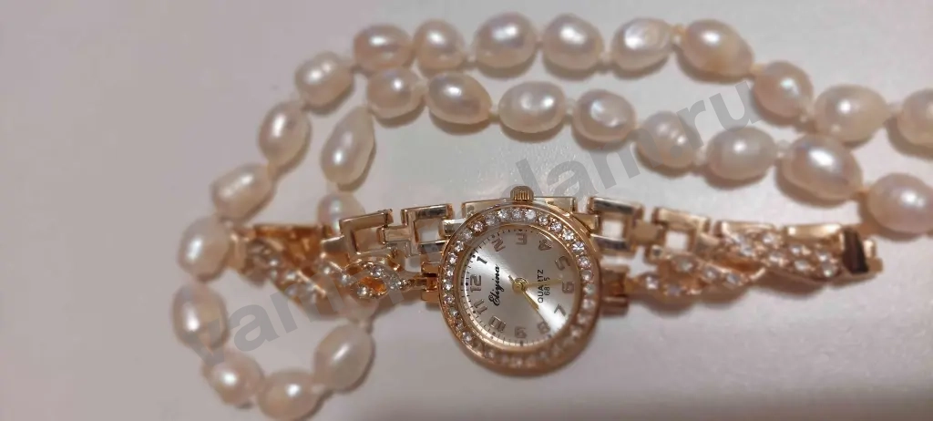 Часы наручные,кварцевые