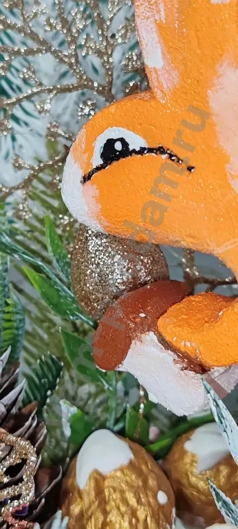 Зимняя конкурсная поделка “Белка в снегу” на спиле дерева | Для садика и школы | Премиум декор