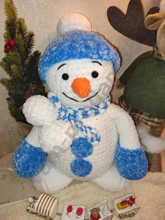 Снеговик вязаный