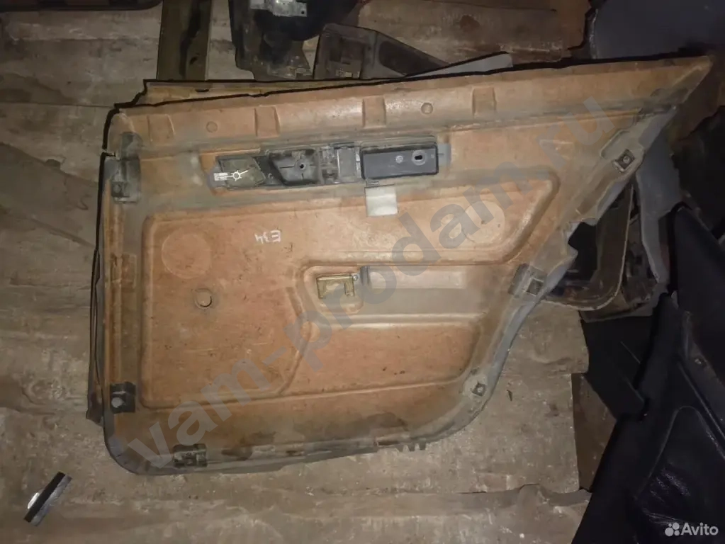 Обшивка двери задней левой бмв е34