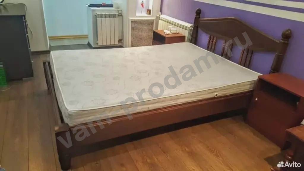 Кровать из массива