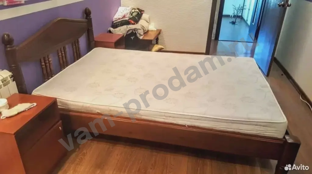 Кровать из массива