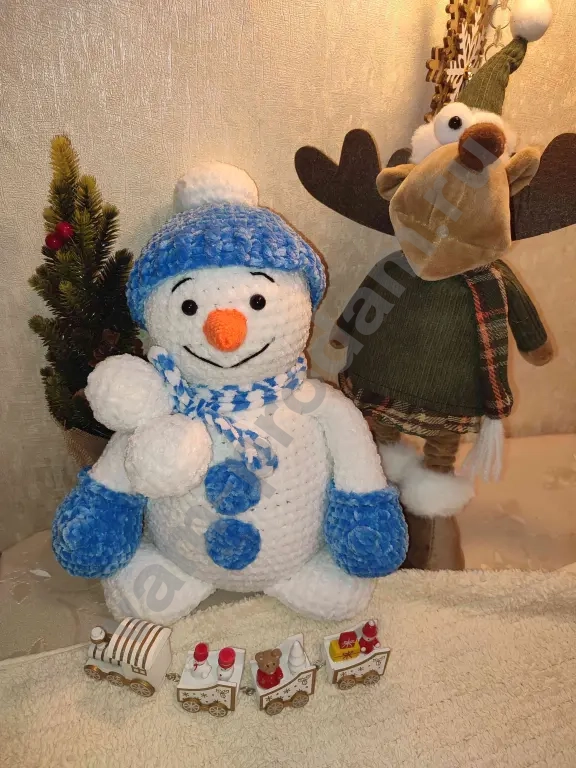 Снеговик вязаный