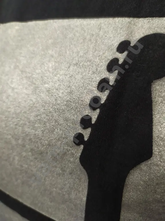 Футболка с гитарой