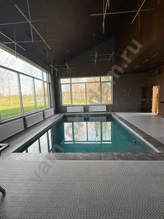 Антискользящее покрытие в бассейн, баню, душ