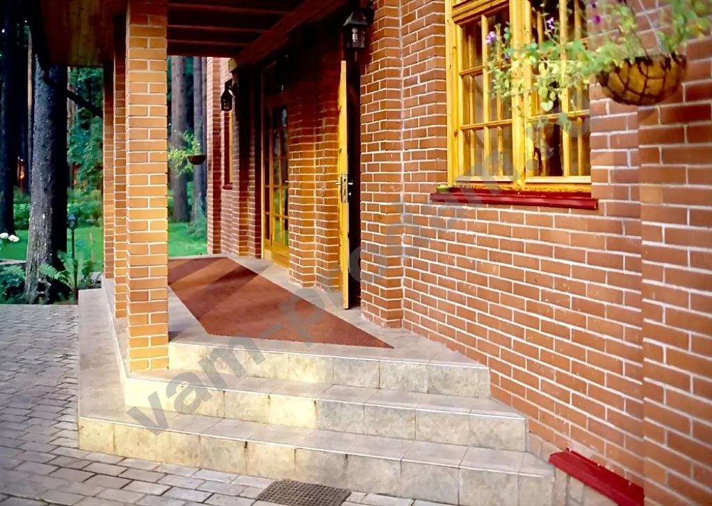 Грязезащитное покрытие на вход и на лестницу