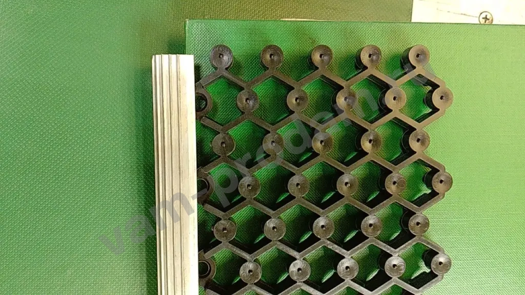 Порог алюминиевый угловой (на ступень)