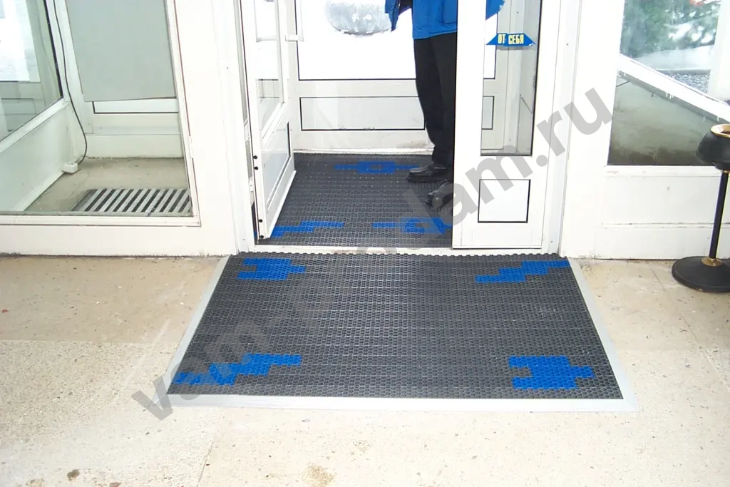 Грязезащитное покрытие на вход и на лестницу