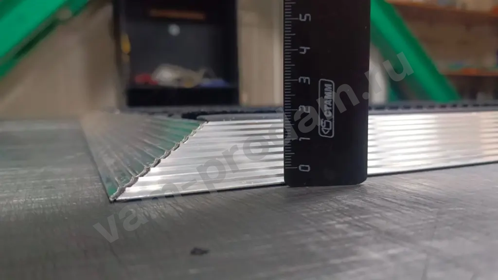 Порог алюминиевый универсальный