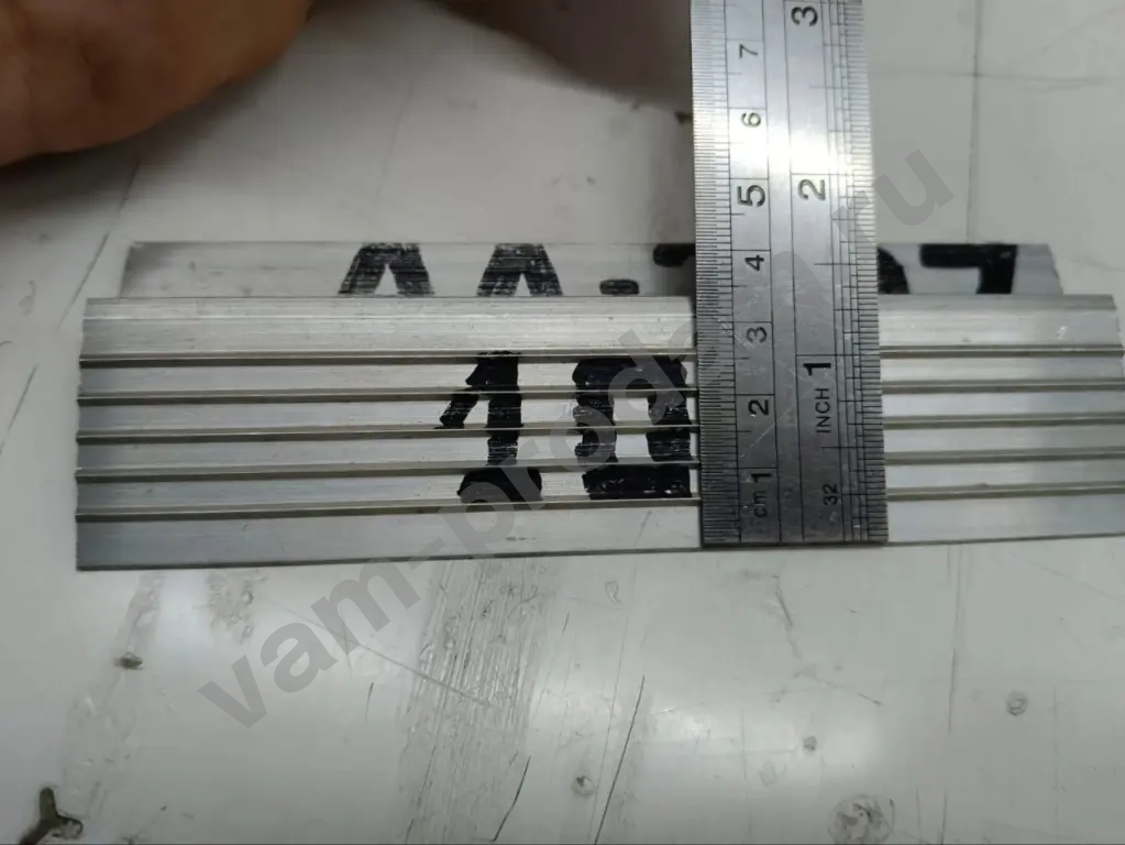 Порог алюминиевый универсальный