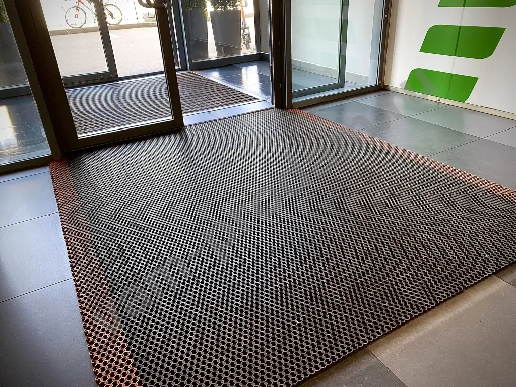 Грязезащитное и антискользящее покрытие