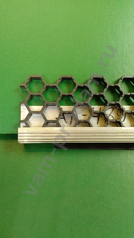 Порог алюминиевый угловой (на ступень)