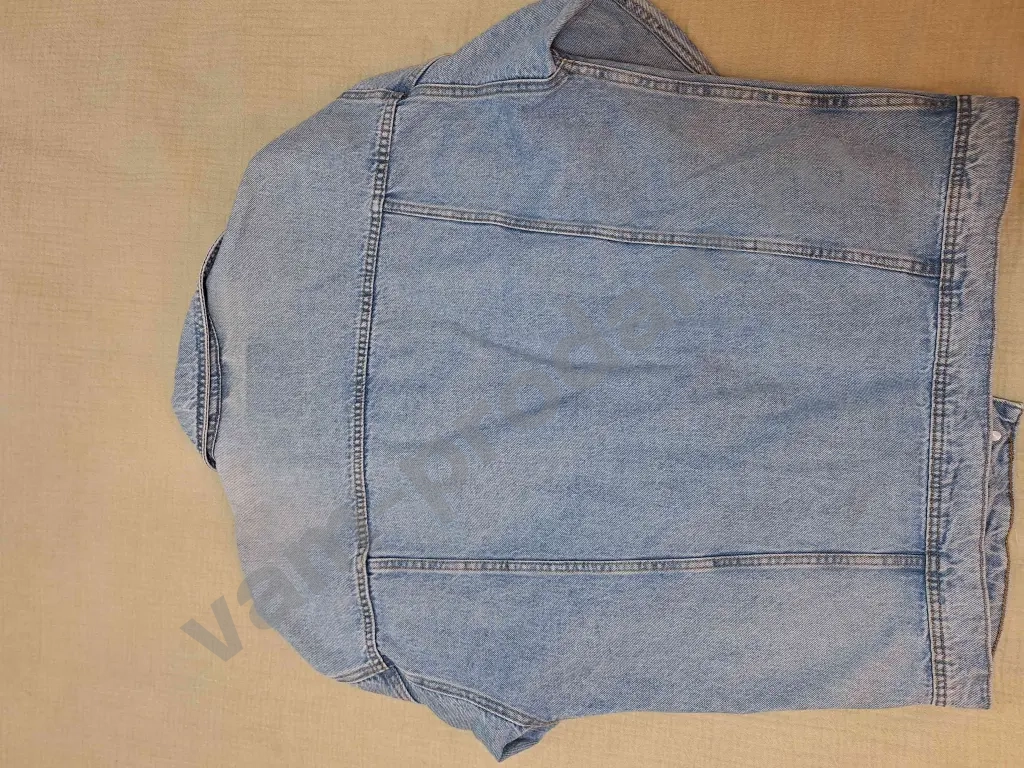 джинсовая куртка Stradivarius