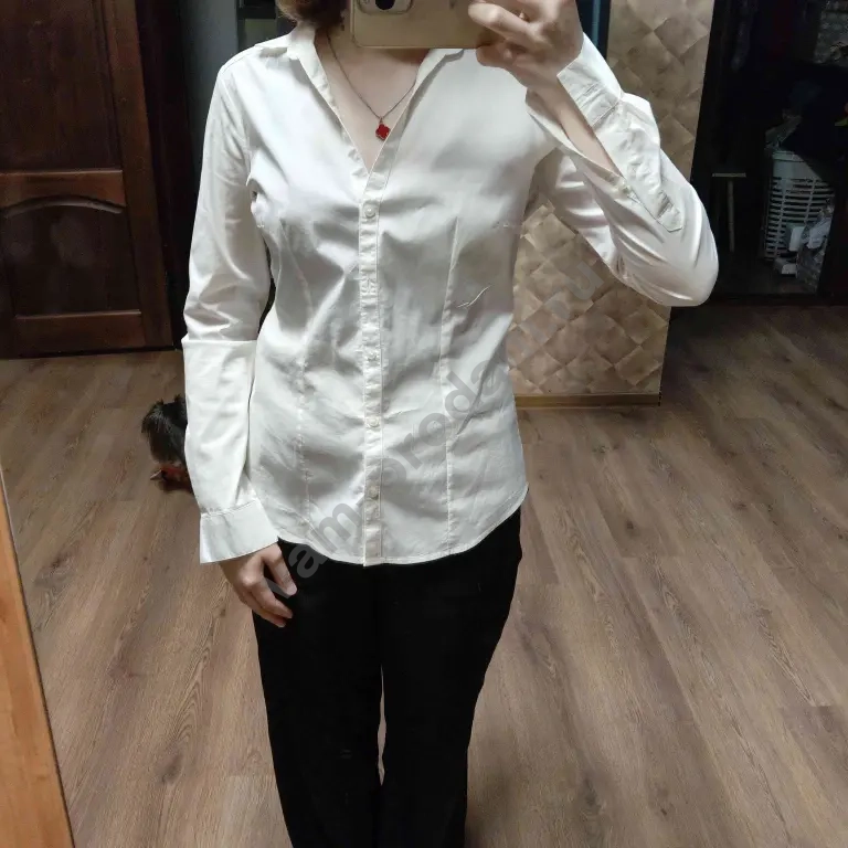 Рубашка белая бренда H&M