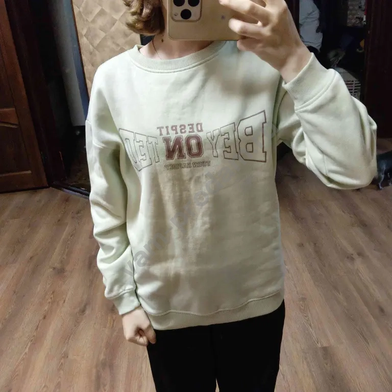 Свитшот нежно зеленый
