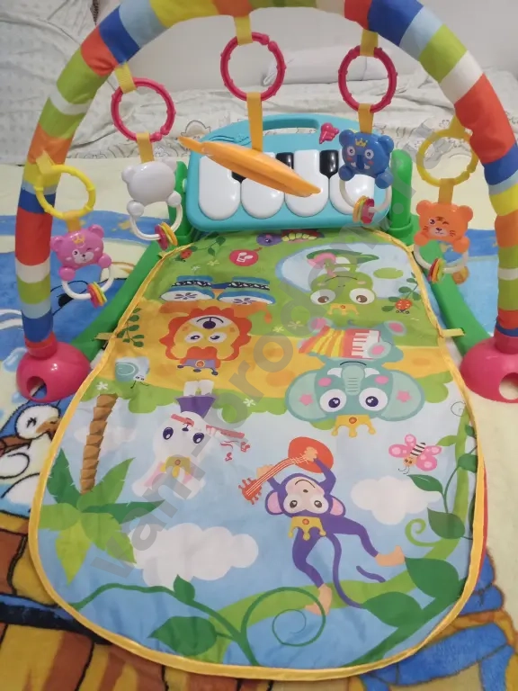 Развивающий коврик для малышей