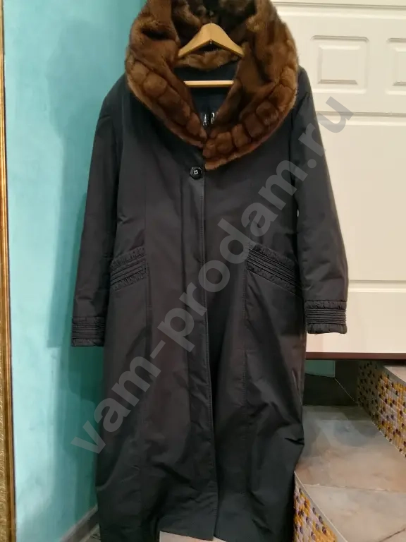 Пальтo женское Albana с норковым капюшоном